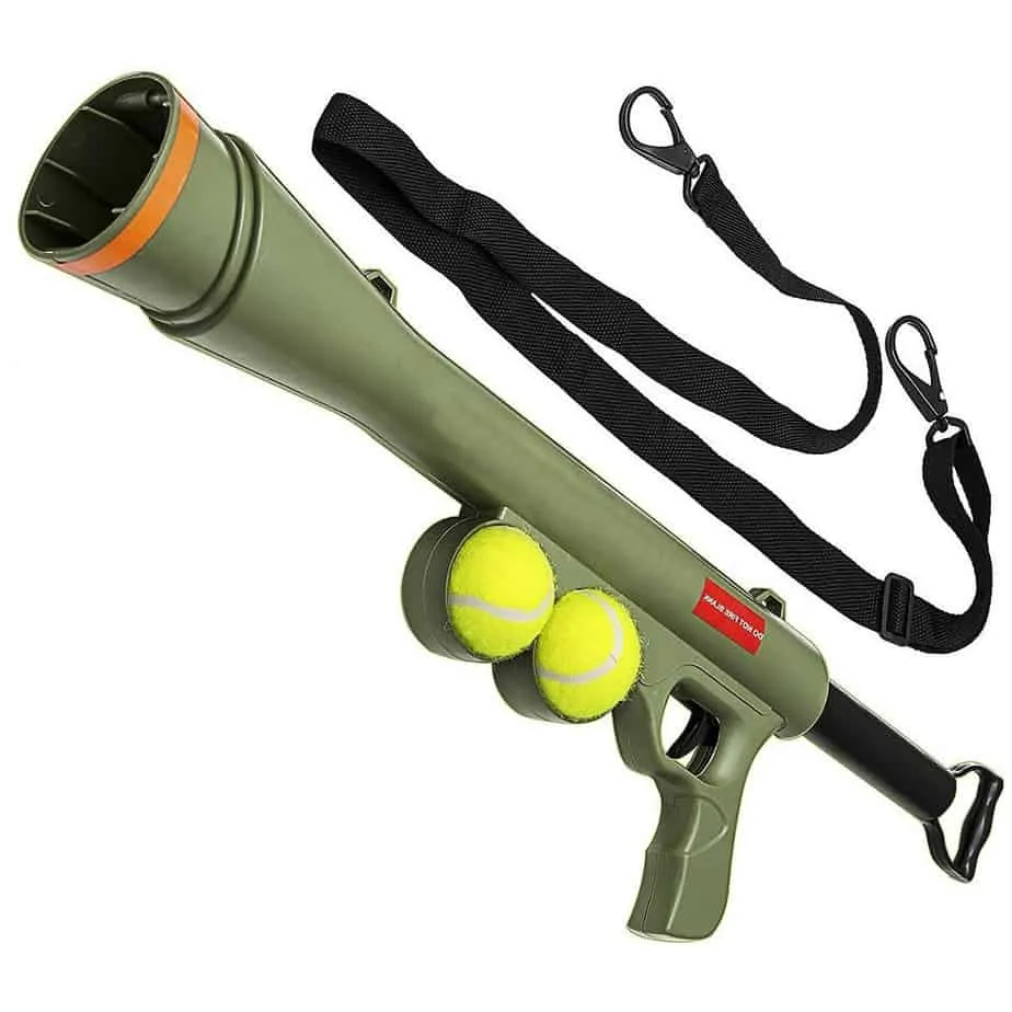 Un lanciarazzi giocattolo con palline da tennis, la metafora del «bazooka» di liquidità